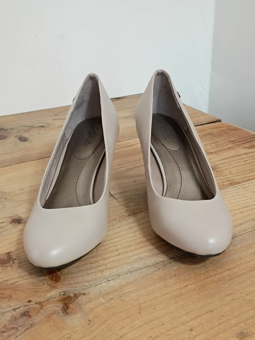 Life Stride Nude/Taupe Classic Mid Heel Pumps